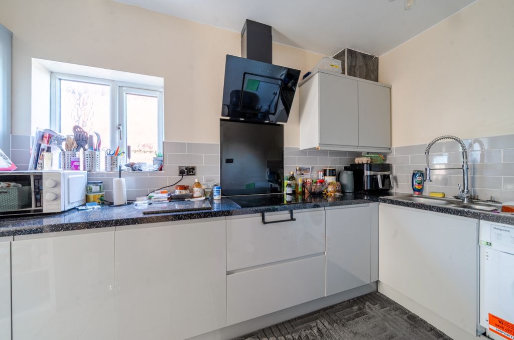 Property photo 3 of 23 1469838-16-6A19Bec2416A9