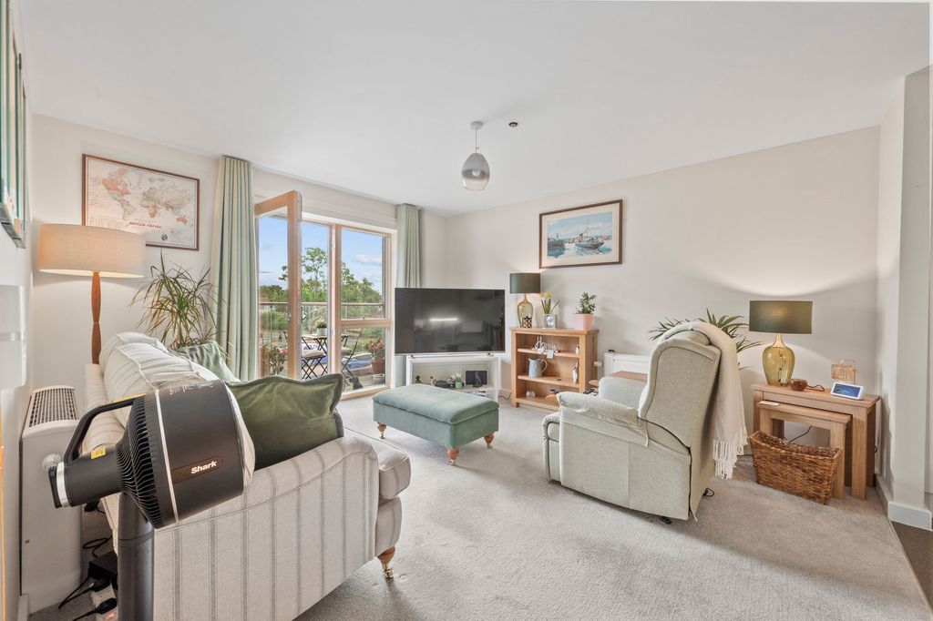 Property photo 2 of 19
