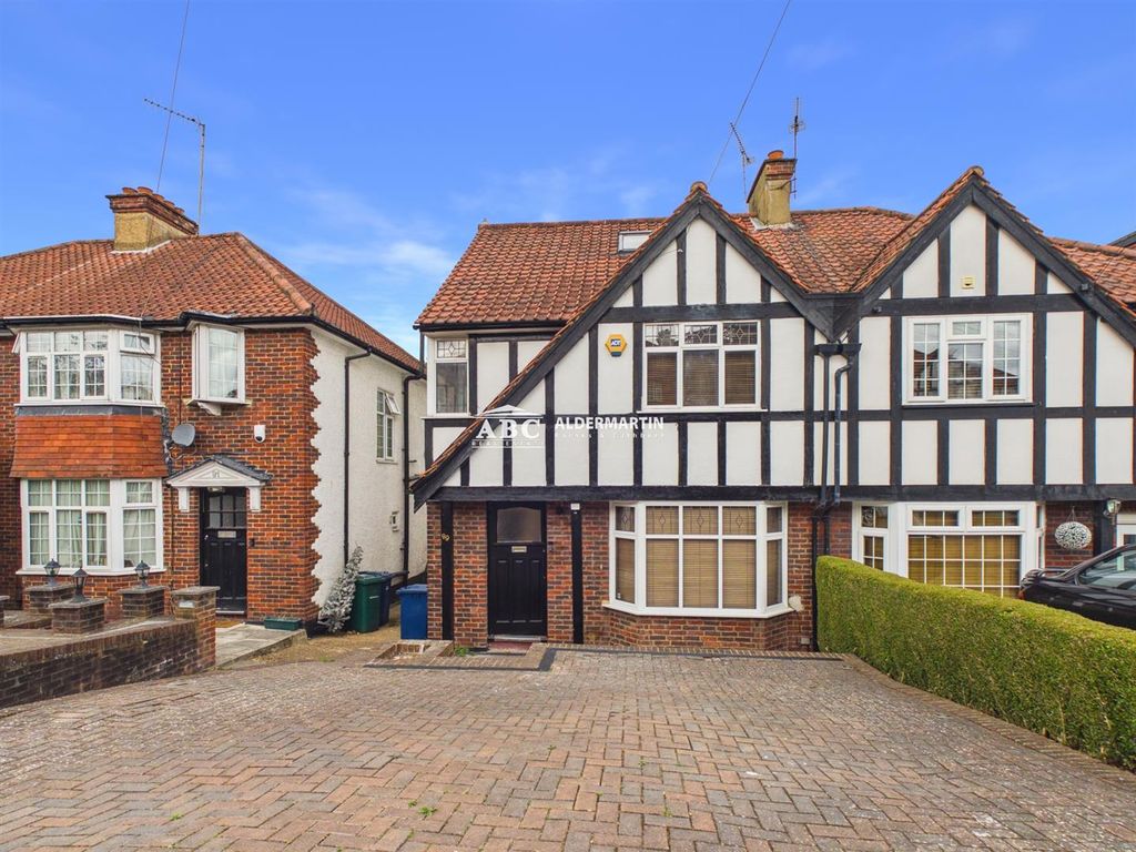 Property photo 1 of 16 Cam03827G0-Pr0178-Still016.Jpg