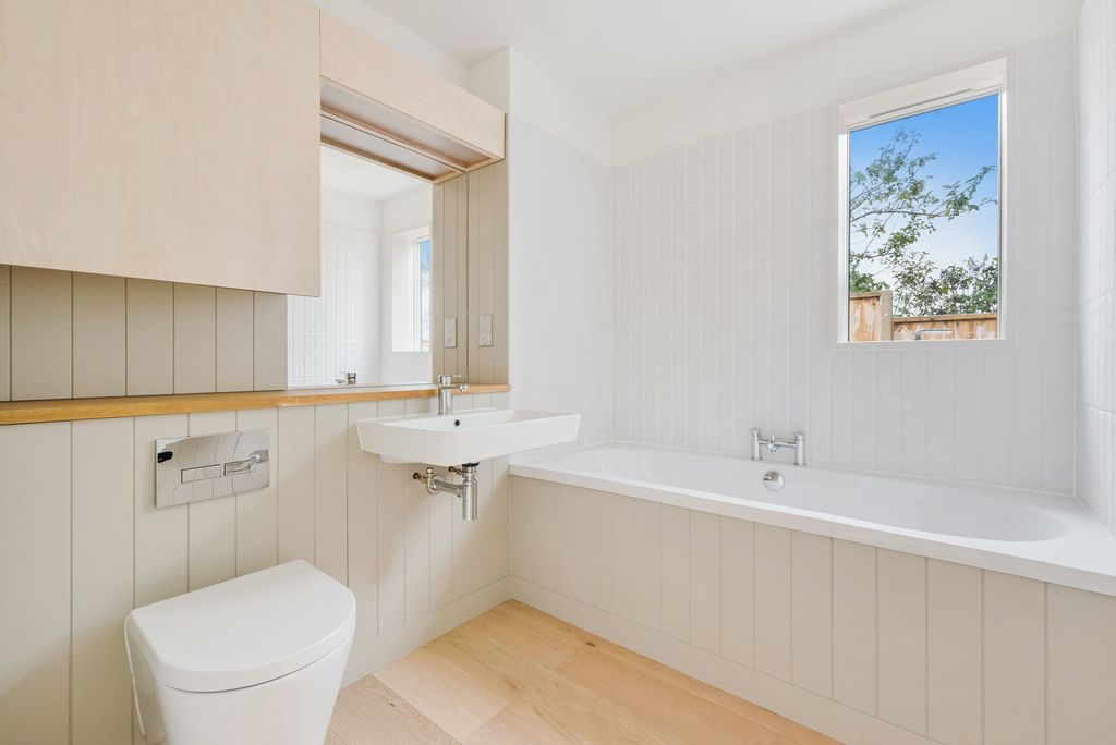 Additional image 20 of 2 bed bungalow for sale1 Garden Court, Godstone RH9