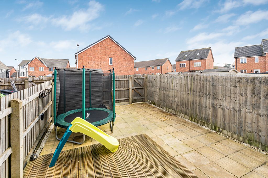 Property photo 3 of 19