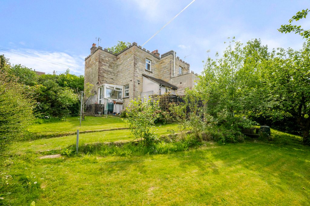 Property photo 3 of 15 Photo 12