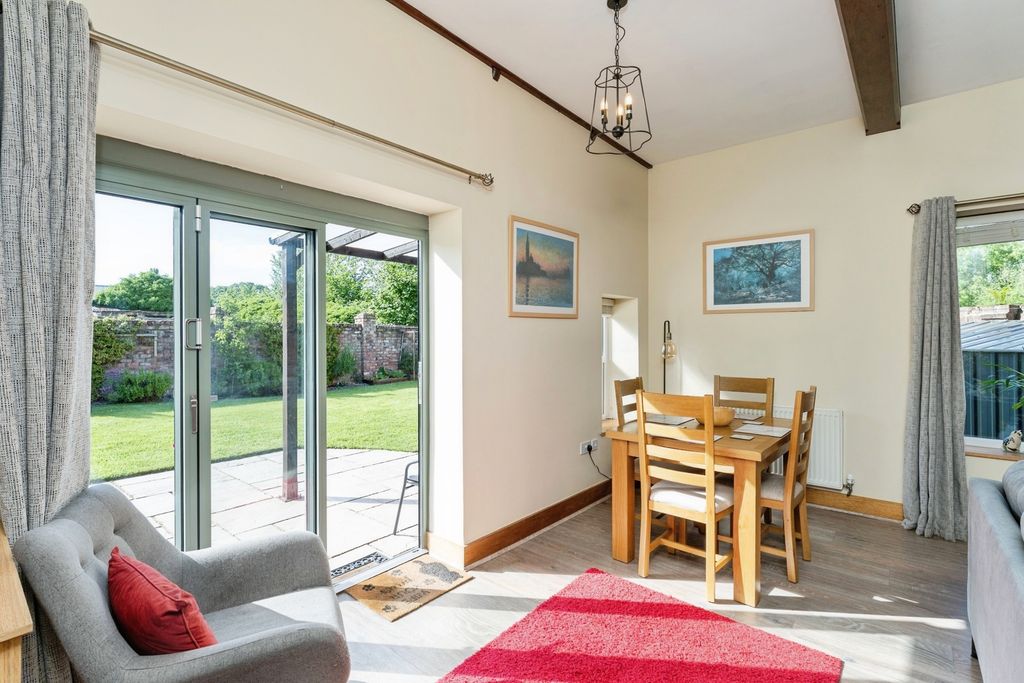 Property photo 3 of 25 Pbox-Img.Jpg
