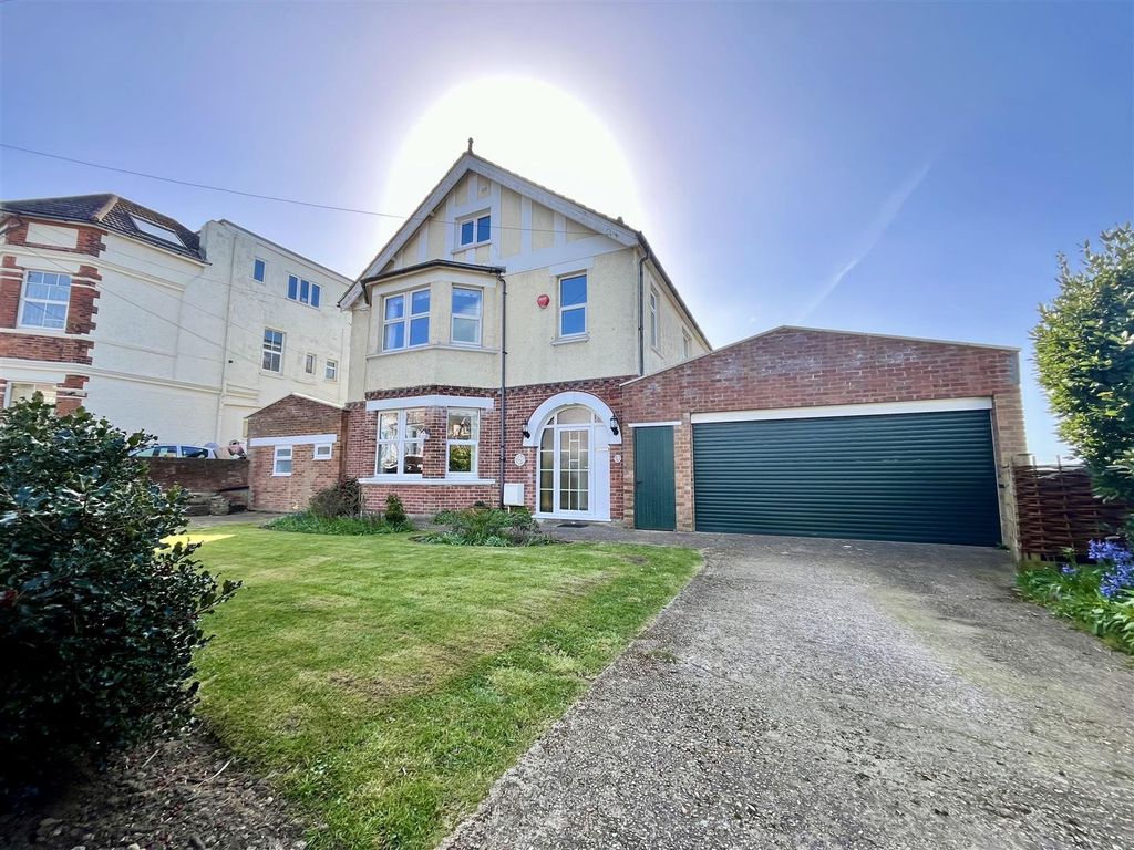 Property photo 1 of 43