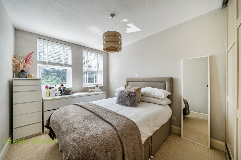Property photo 3 of 11 14826A63-2c45-4d0...