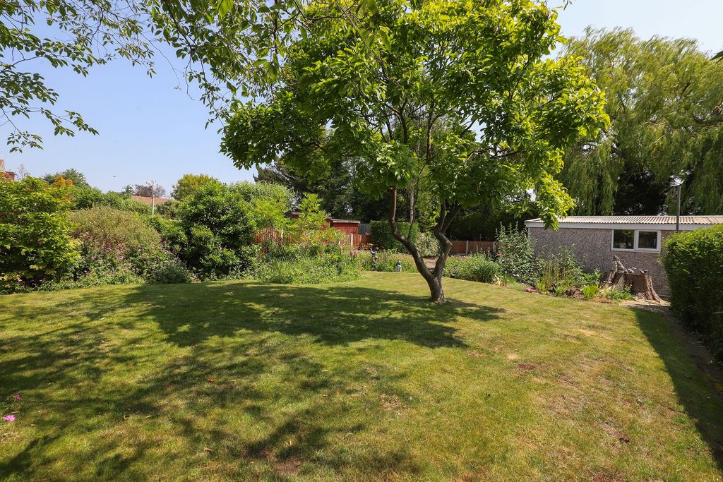 Property photo 2 of 32