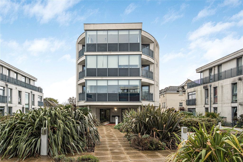 Property photo 1 of 15 Exterior