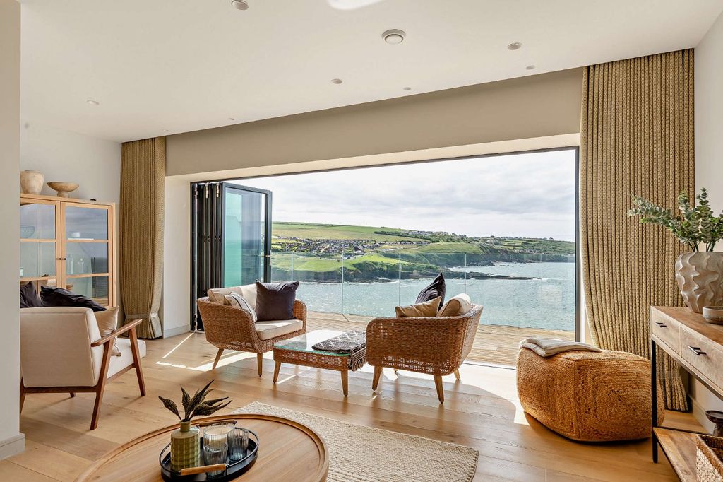 Property photo 2 of 16 Living Area