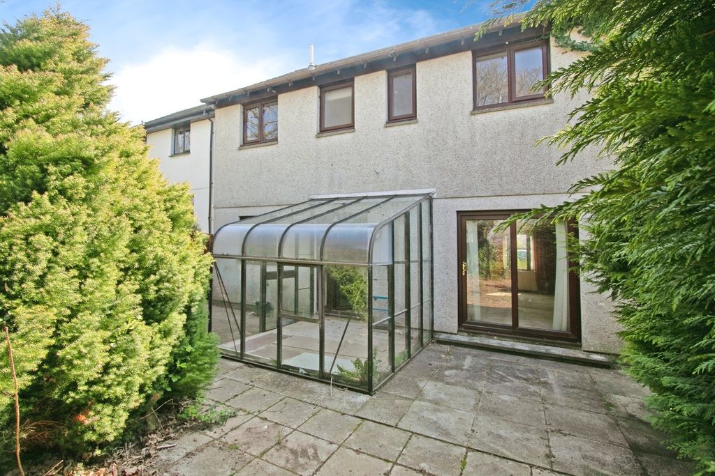 Property photo 3 of 17 Photo
