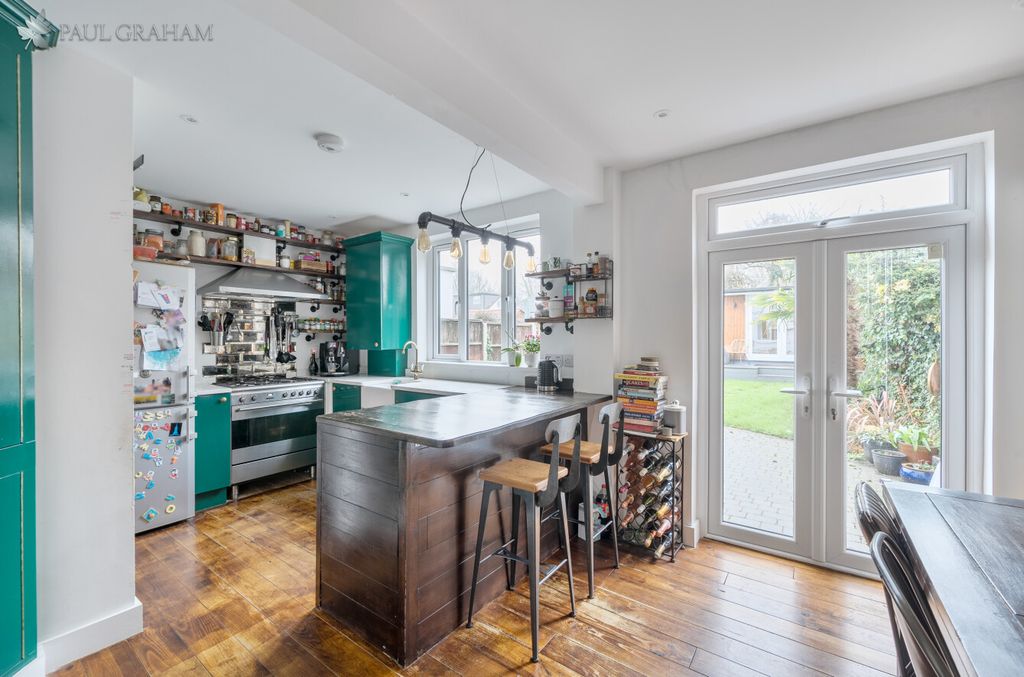 Property photo 3 of 24