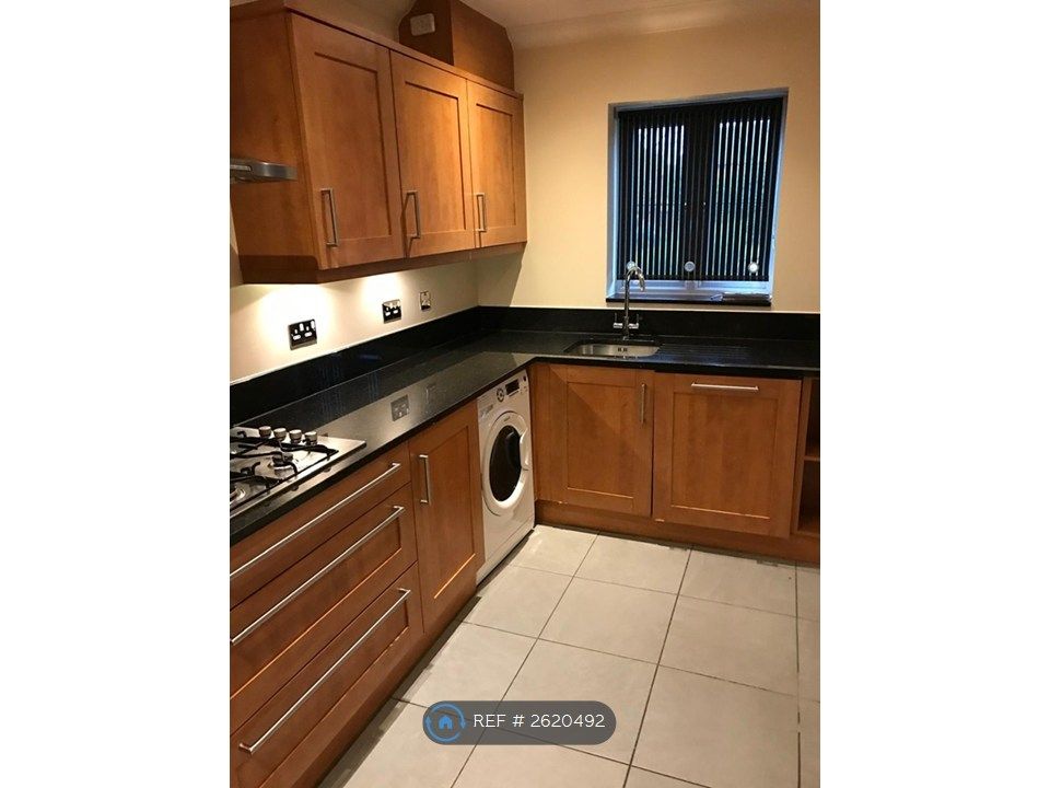 Property photo 2 of 8 Kitchen