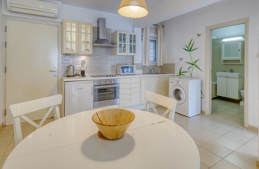 Property photo 2 of 10 Kitchen Dining