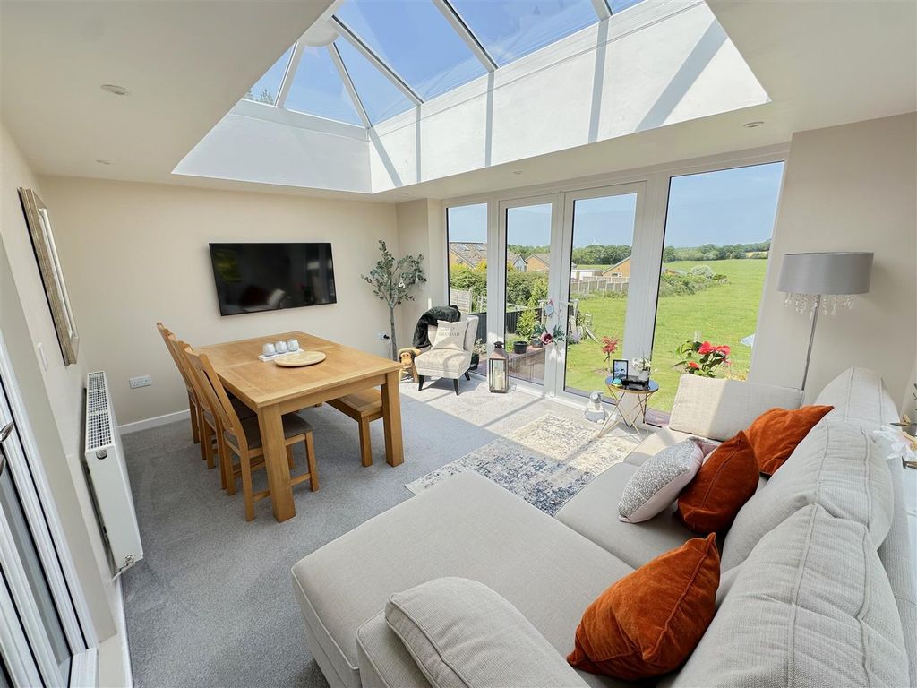 Property photo 3 of 46 Garden Room