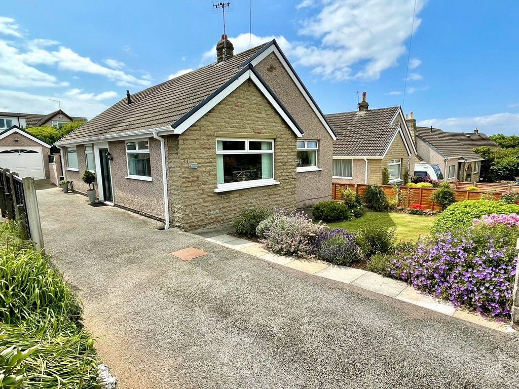Property photo 1 of 21 External