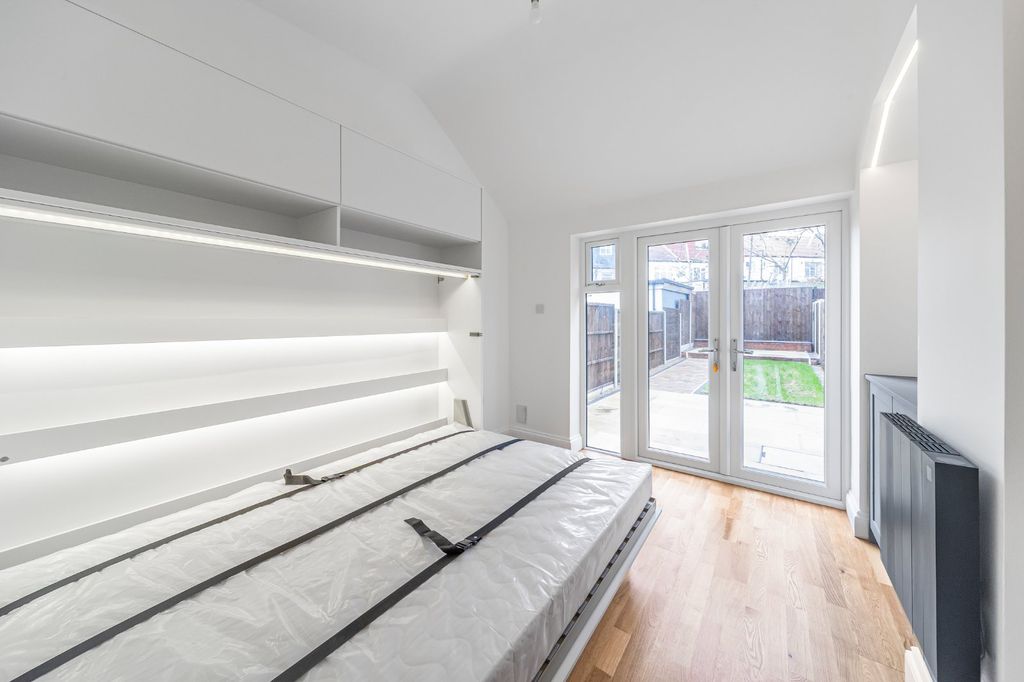 Property photo 2 of 14 Picture No. 10