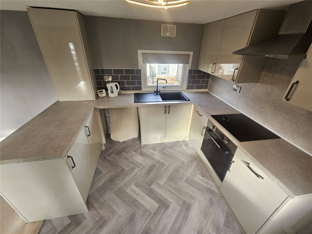 Property photo 2 of 12 Picture No. 10