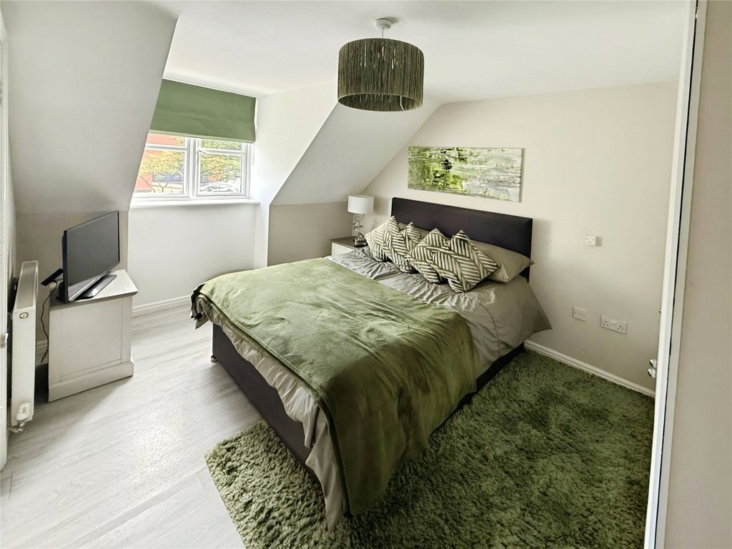 Property photo 2 of 15 Bedroom 1
