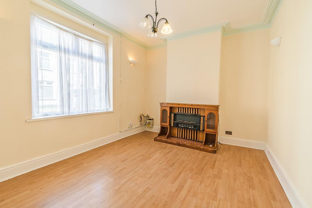 Property photo 2 of 20 Living Room