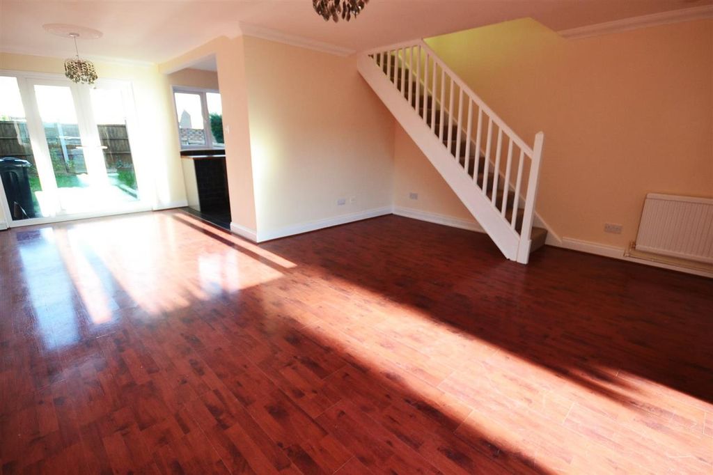 Property photo 2 of 9 Lounge