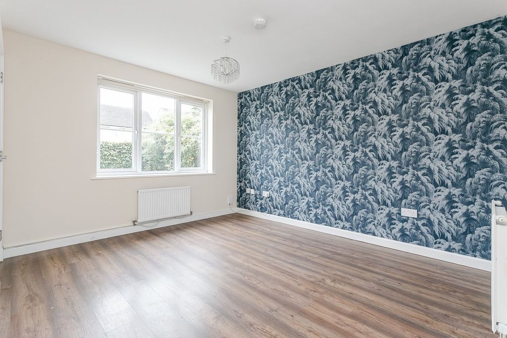 Property photo 3 of 25