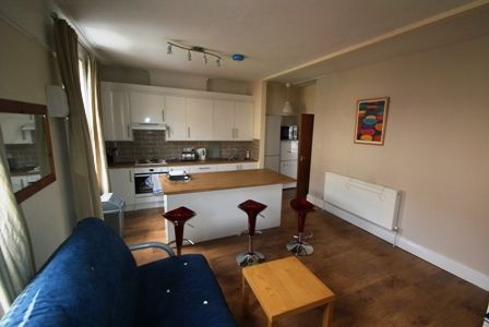 Property photo 2 of 7 3A Cotham Hill (8).J