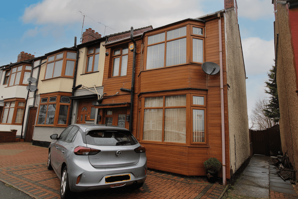 Property photo 1 of 12 Na