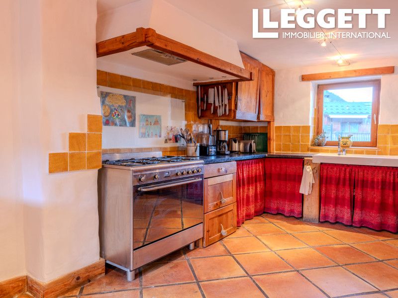 Property photo 3 of 10