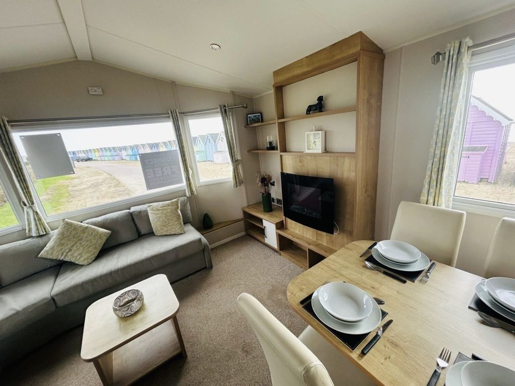 Property photo 1 of 7 - Willerby Richmond For Sale