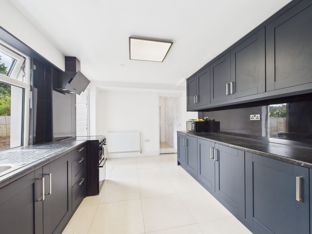 Property photo 2 of 22 4504546