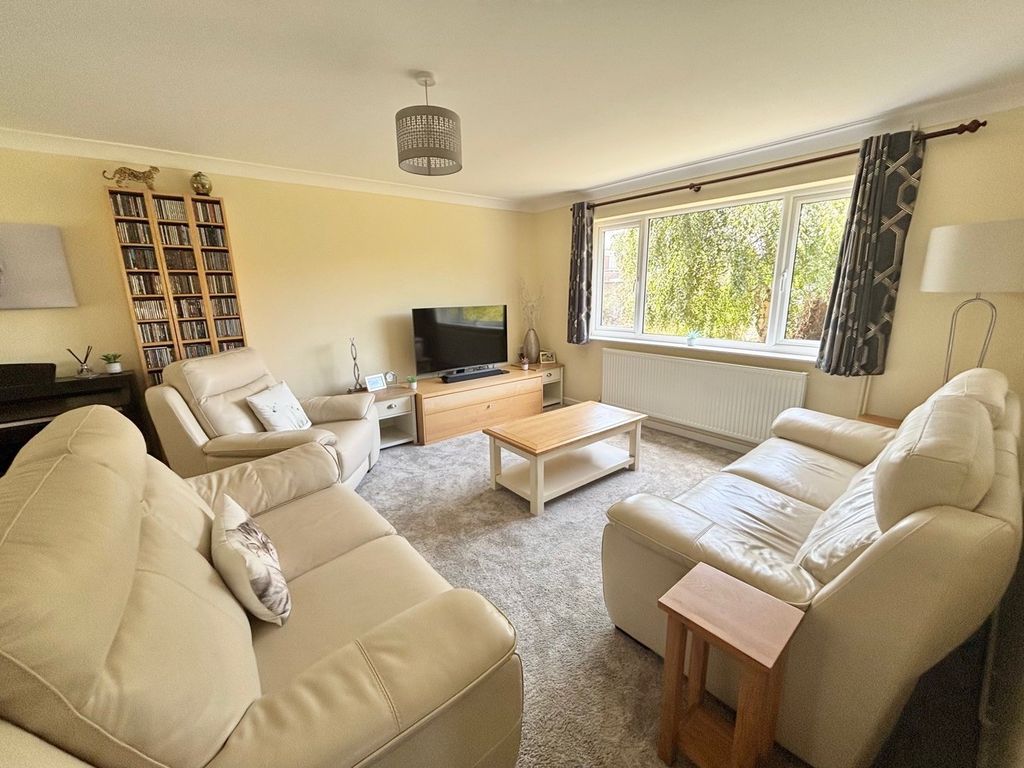 Property photo 2 of 23