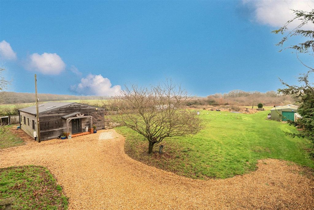 Property photo 1 of 21 1403355-9-6977495c67573.Jpg