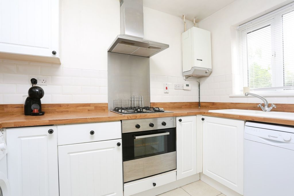 Property photo 2 of 15 Kitchen