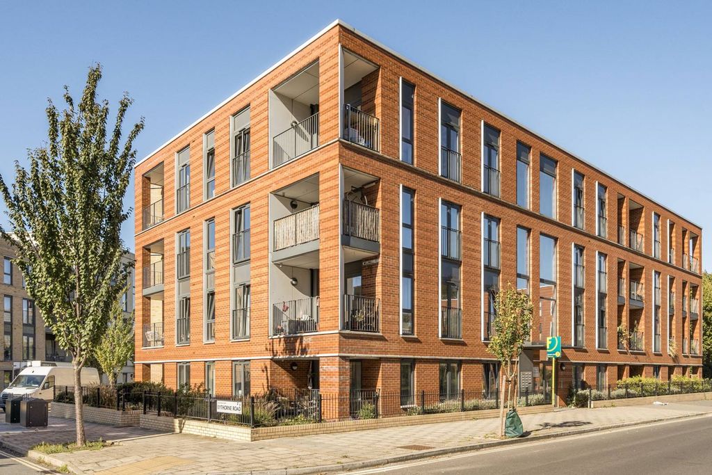 Property photo 2 of 25