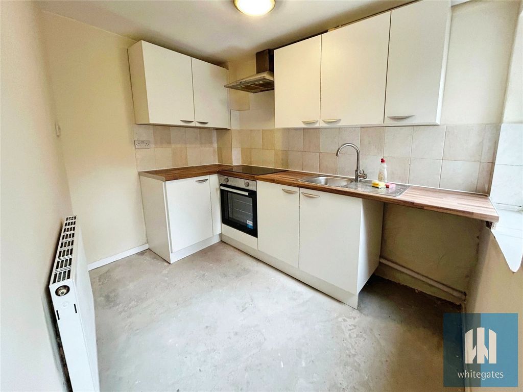 Property photo 2 of 15 Picture No. 21
