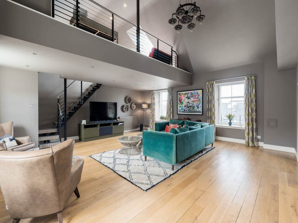 Property photo 3 of 25 70459_Thistlest_010