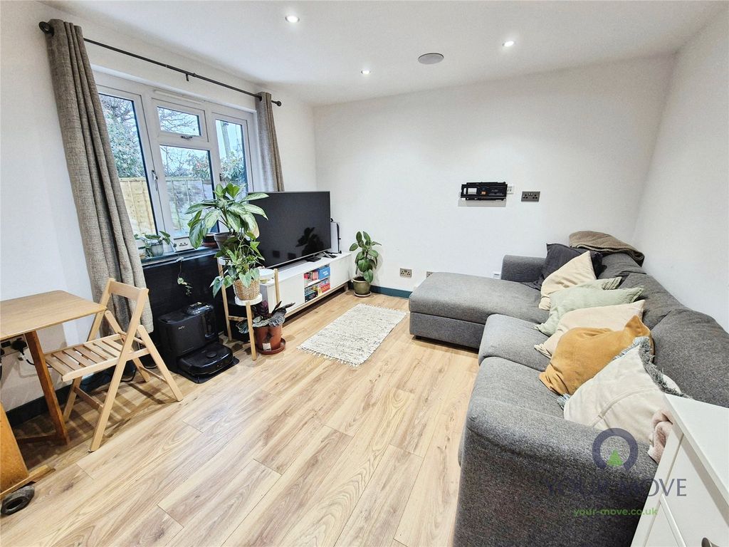 Property photo 2 of 14 Living Room