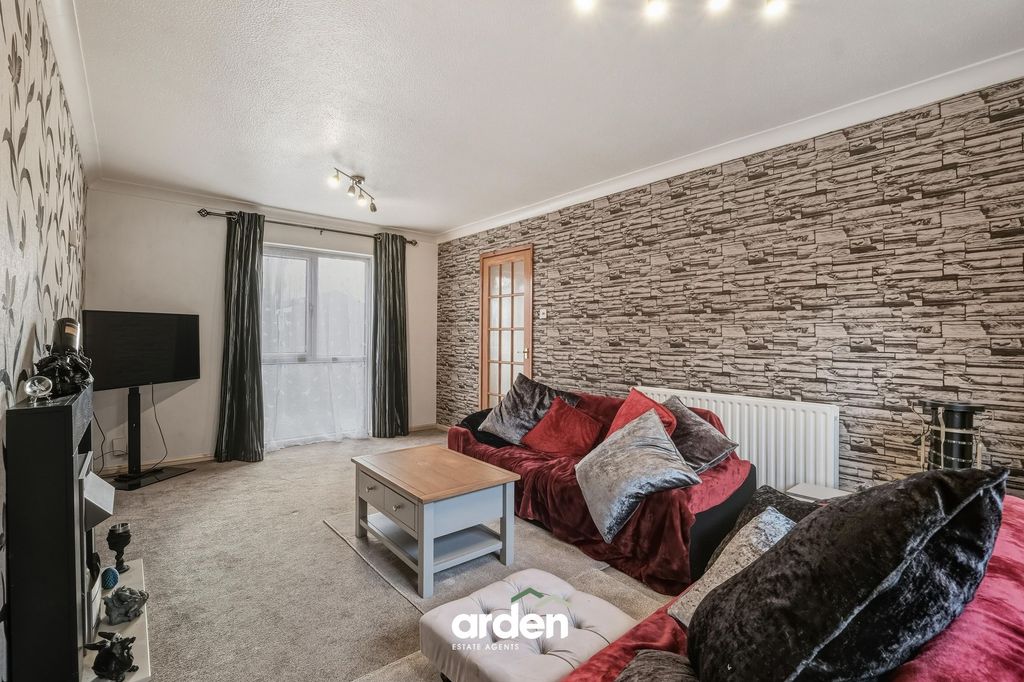 Property photo 2 of 9