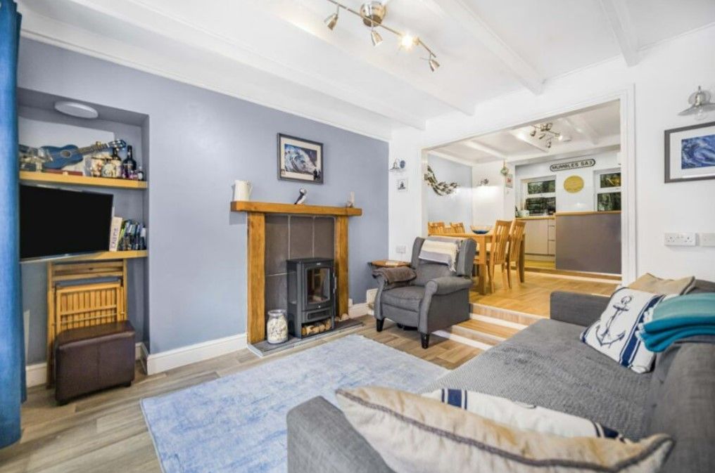 Property photo 2 of 17