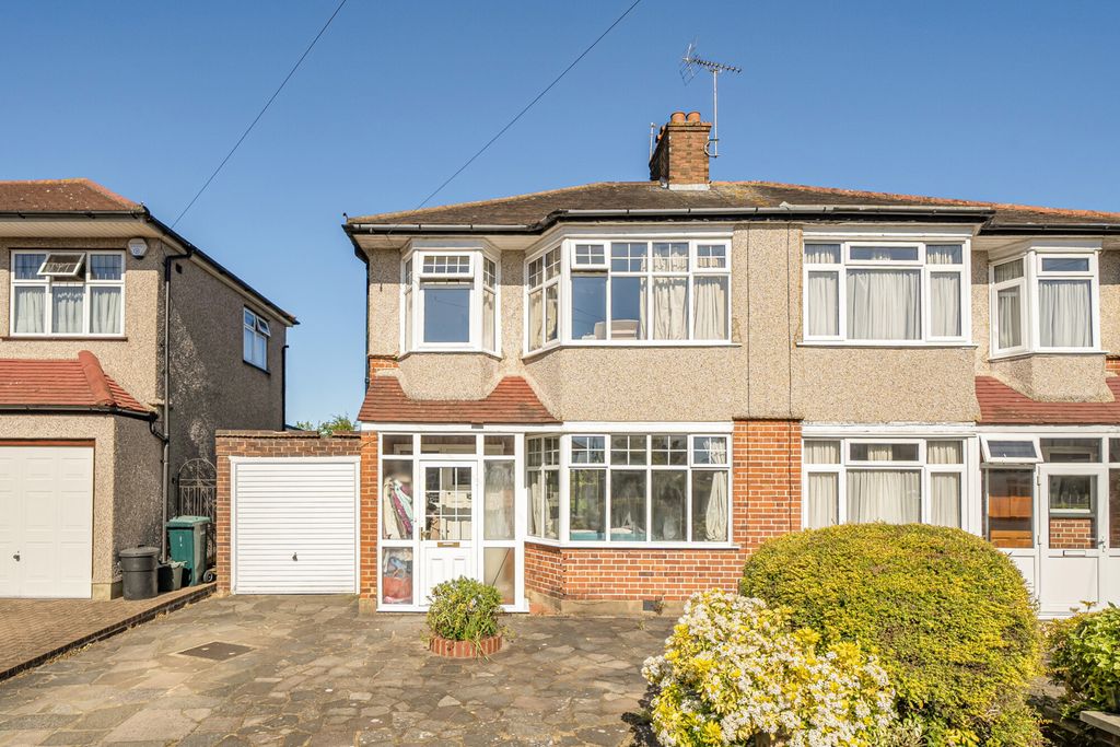 Property photo 1 of 14 1445950-16-69Eb83...
