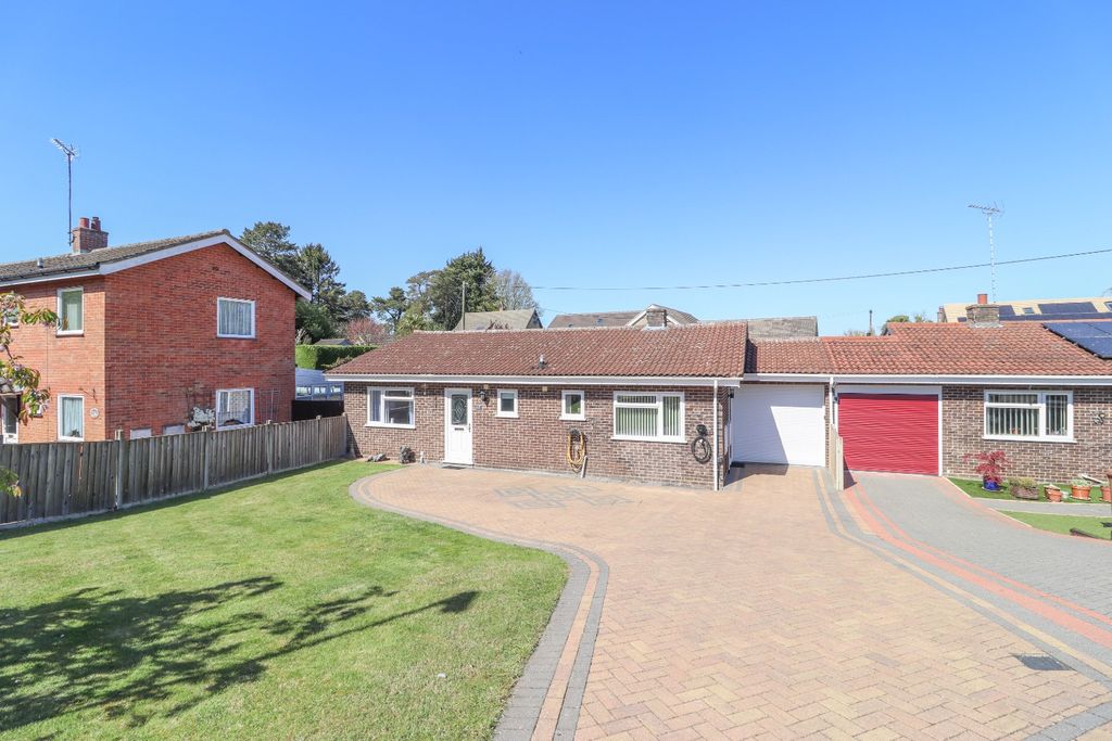 Property photo 2 of 25 5112396
