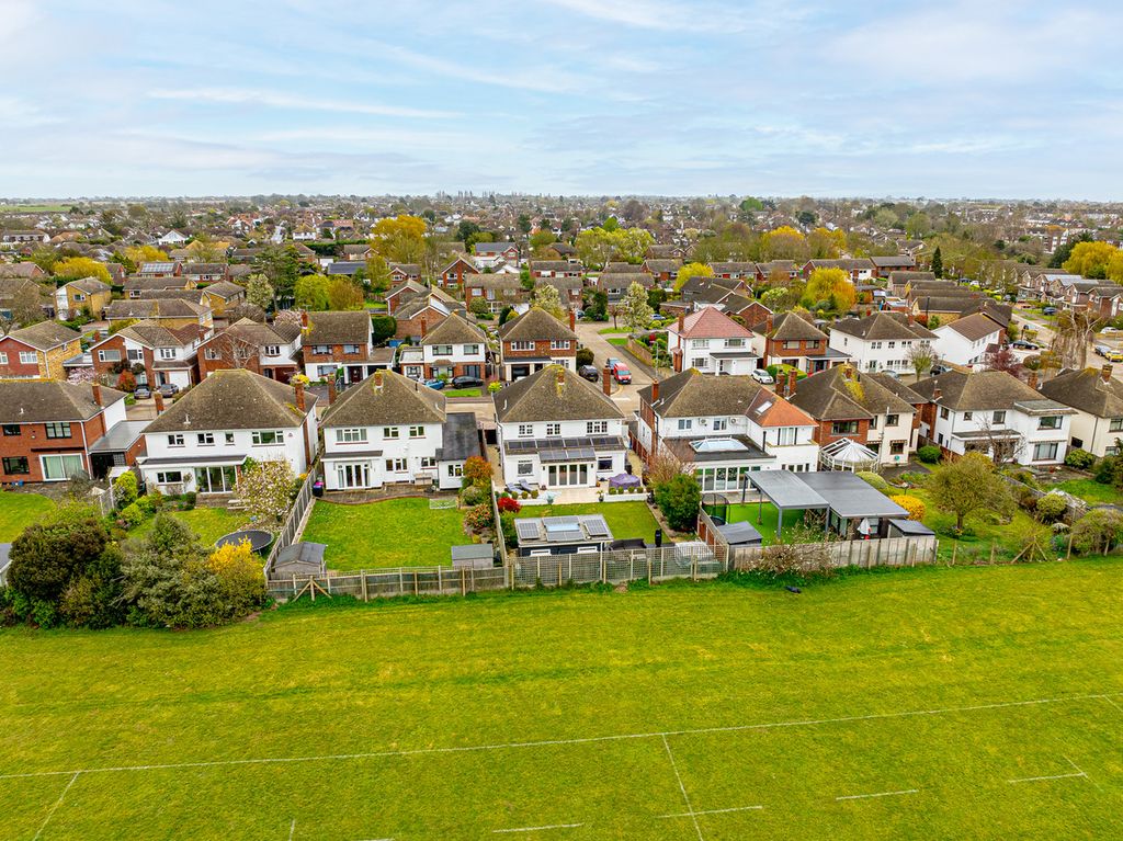 Property photo 2 of 35