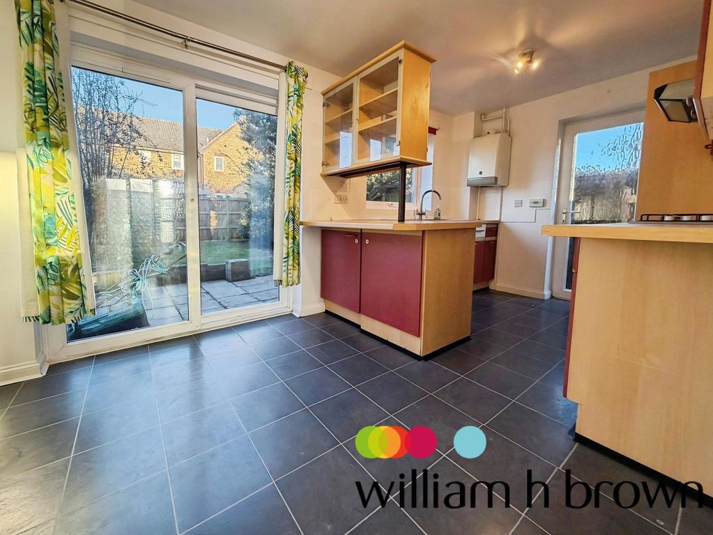 Property photo 3 of 10 Kitchen