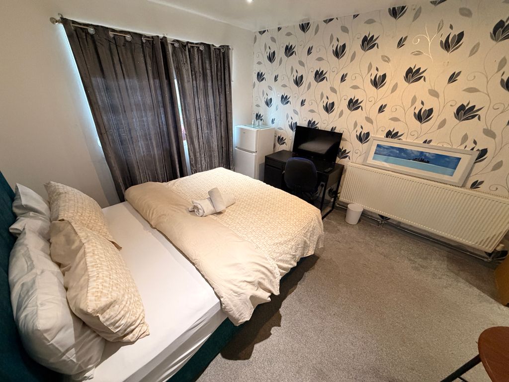 Property photo 2 of 13 Image