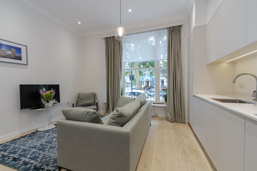 Property photo 1 of 10 Photo 10