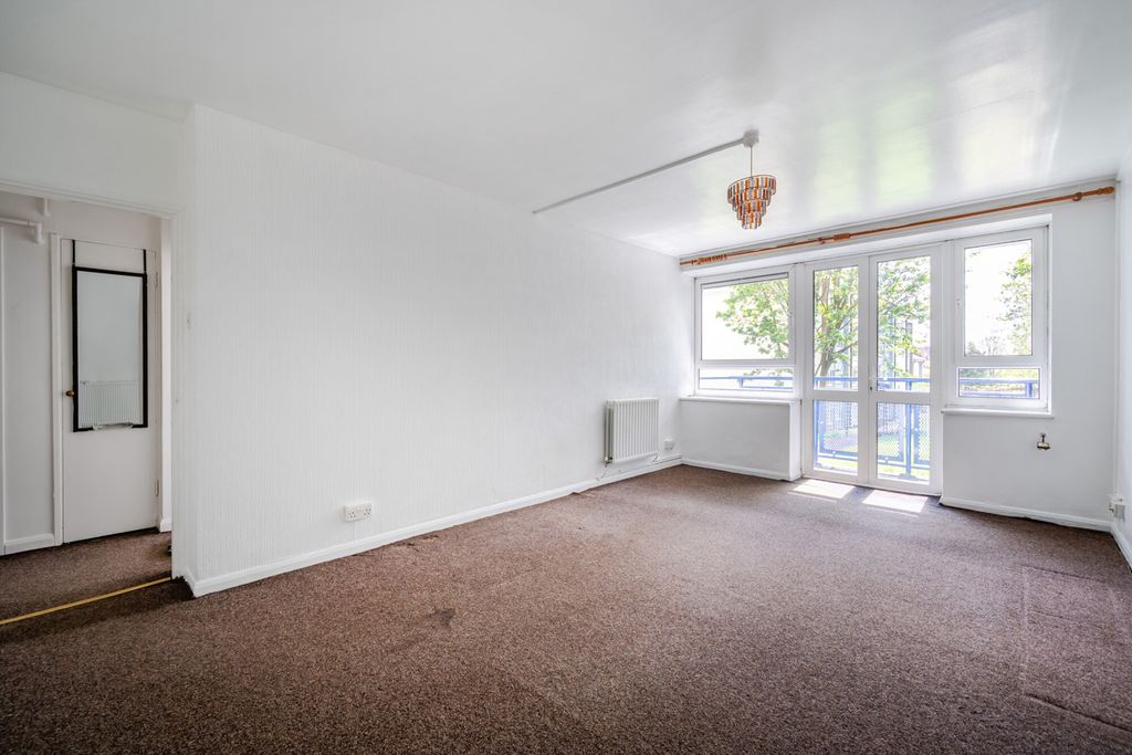 Property photo 3 of 14 1447574-8-69E616c...