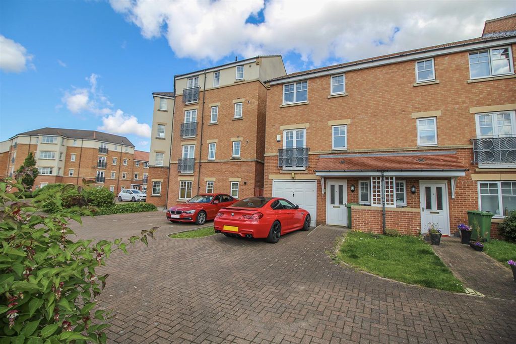 Property photo 1 of 19 Front External