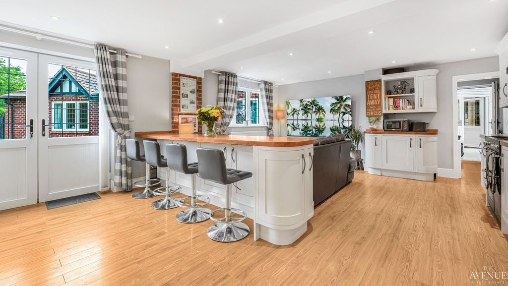 Property photo 3 of 41 5022206