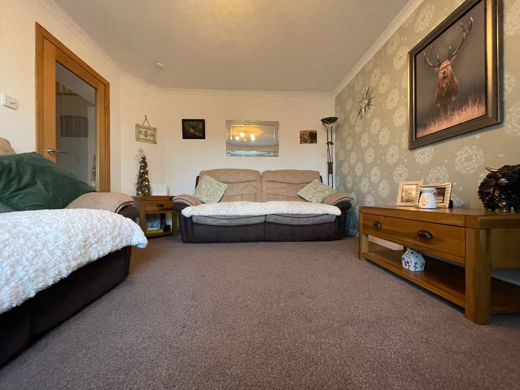 Property photo 3 of 28 Lounge B.Jpg