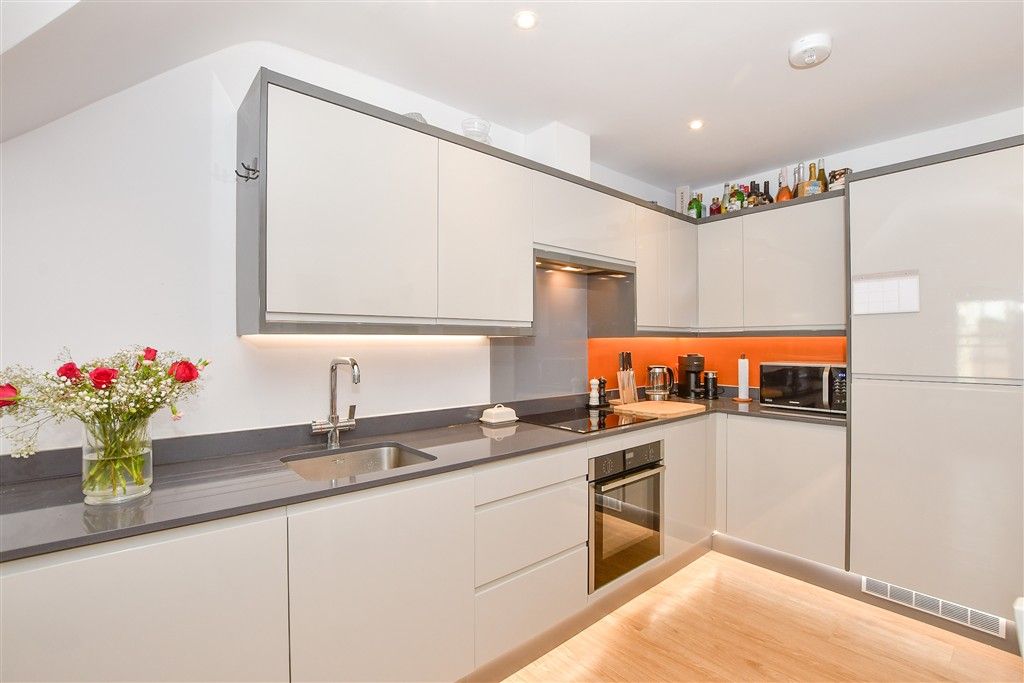 Property photo 2 of 9 Lounge/Kitchen/Diner
