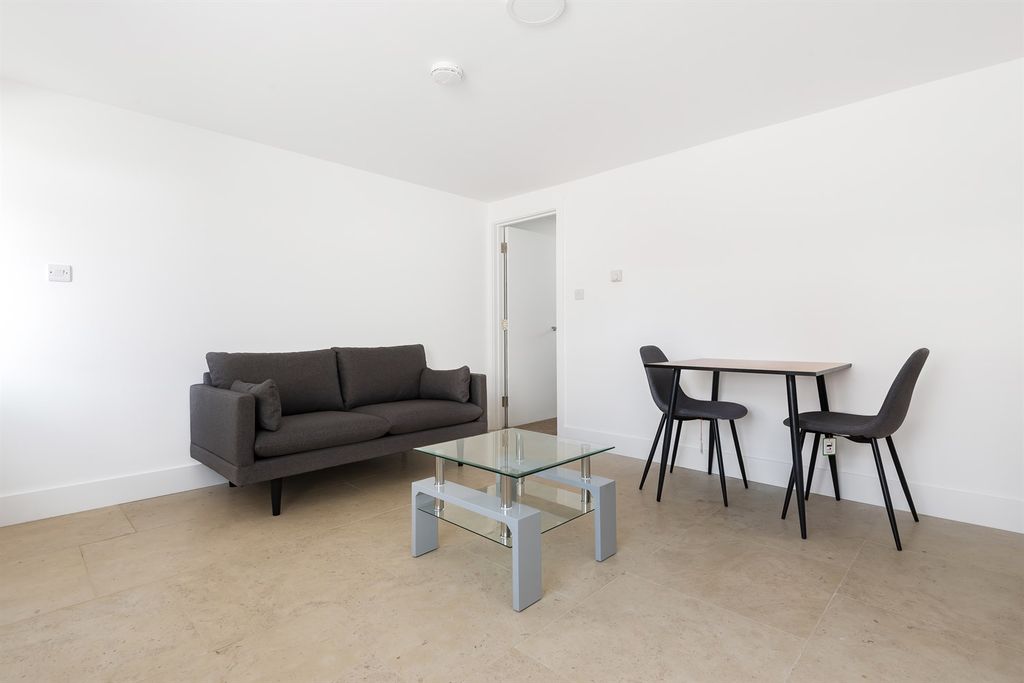 Property photo 3 of 10 Living+Area